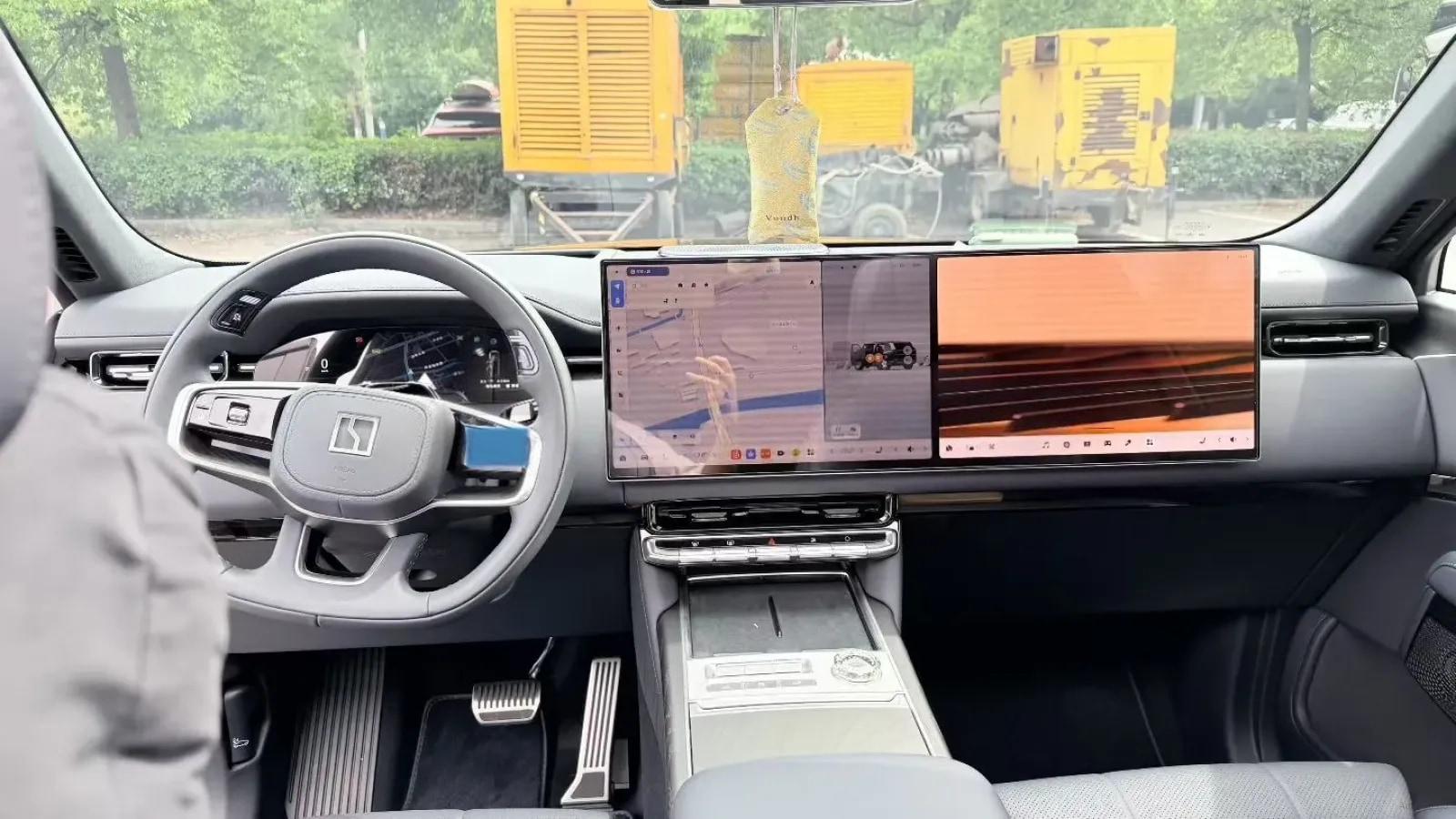 2025 Zeekr 9X 2.0T 279HP L4 1DHT PHEV image 6