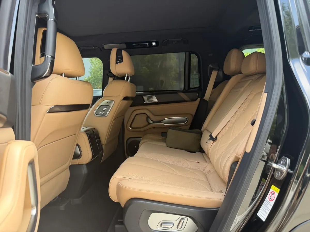 2025 FangChengBao Bao 8 2.0T 245HP L4 E-CVT PHEV 36.8KWH image 6