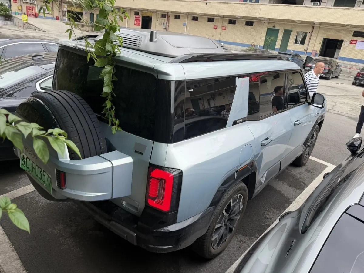 2025 Fang Cheng Bao Bao 8 2.0T 245HP L4 E-CVT PHEV 36.8KWH image 6