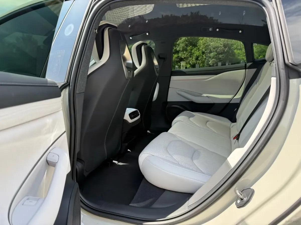 2024 Xiaomi SU7 BEV 73.6KWH image 6