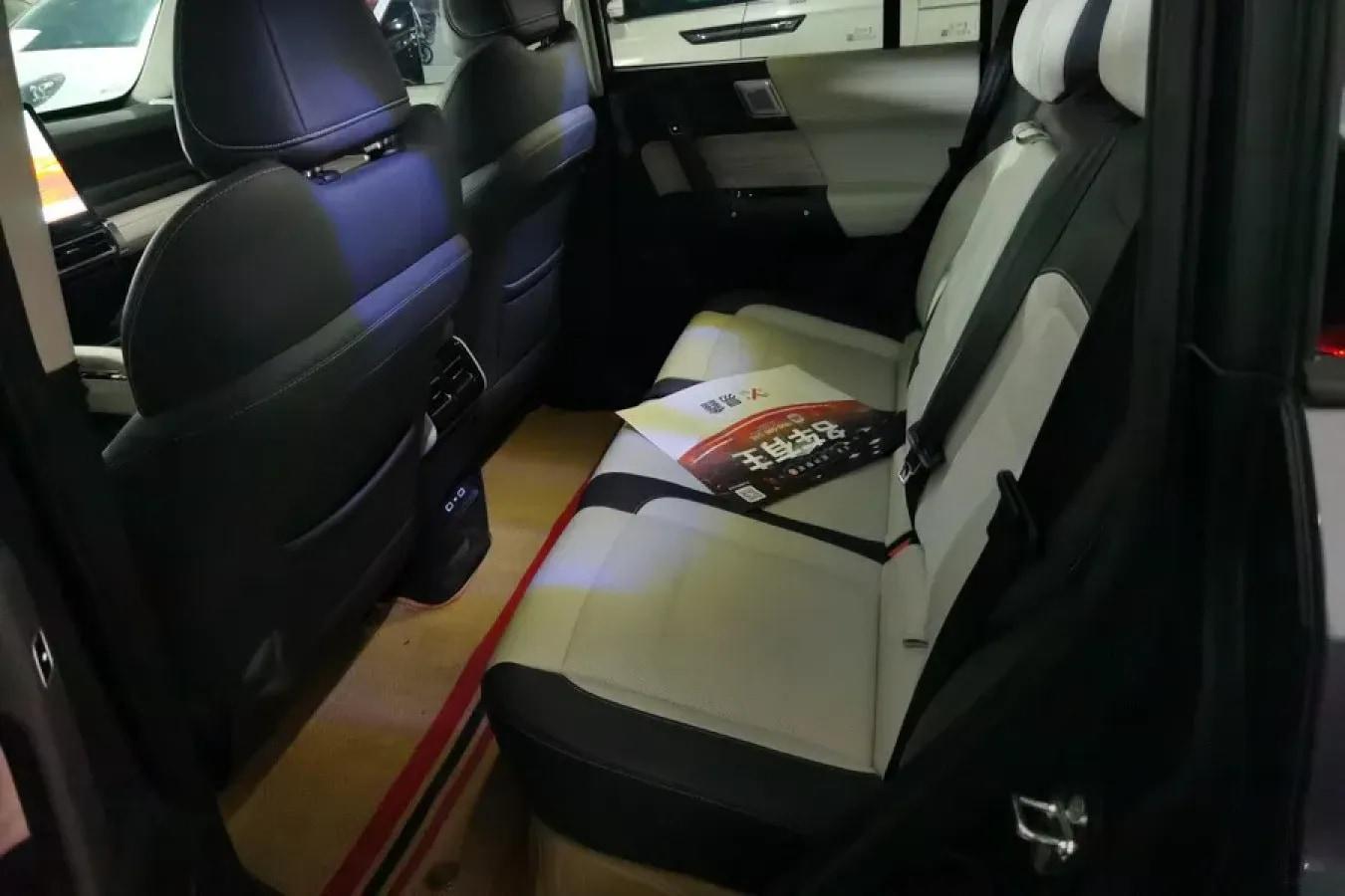 2024 iCAR iCAR 03 BEV 50.63KWH image 6