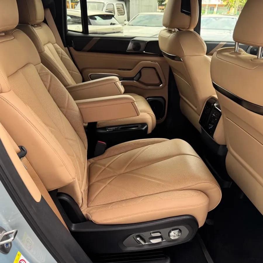2025 FangChengBao Bao 8 2.0T 245HP L4 E-CVT PHEV 36.8KWH image 6