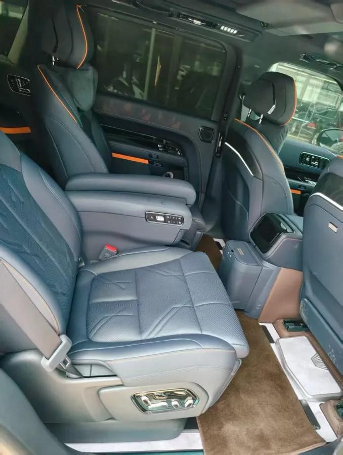 2025 Zeekr 9X 2.0T 279HP L4 1DHT PHEV image 6