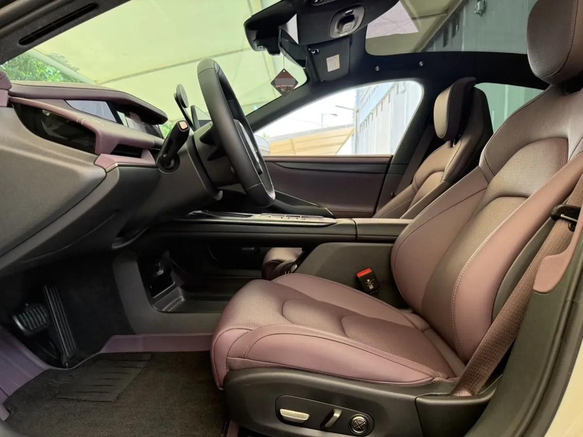 2024 Xiaomi SU7 BEV 73.6KWH image 6