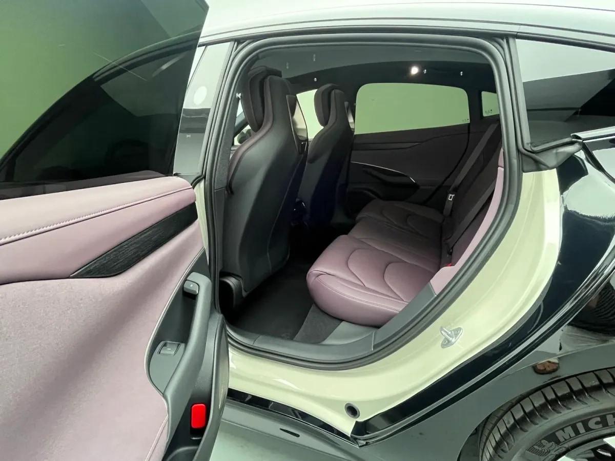 2024 Xiaomi SU7 BEV 73.6KWH image 6