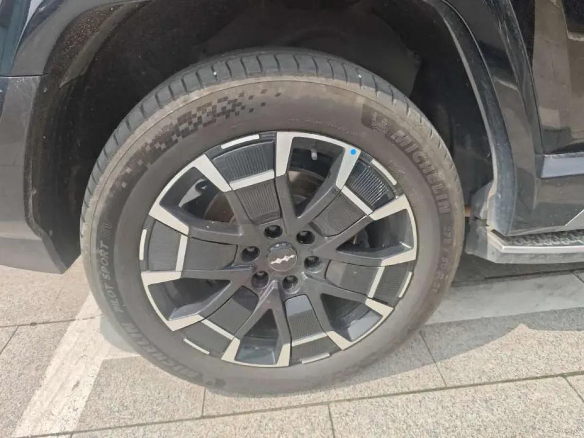 2025 FangChengBao Bao 8 2.0T 245HP L4 E-CVT PHEV 36.8KWH image 6