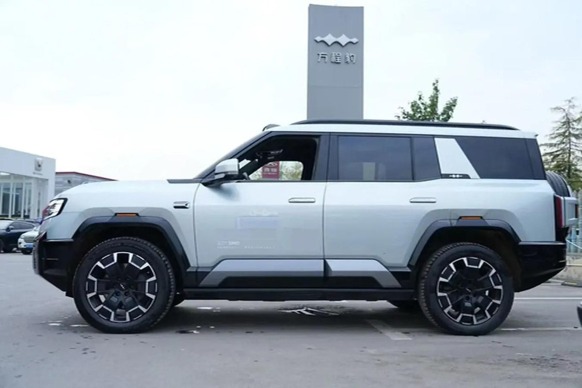 2025 Fang Cheng Bao Bao 8 2.0T 245HP L4 E-CVT PHEV 36.8KWH image 6