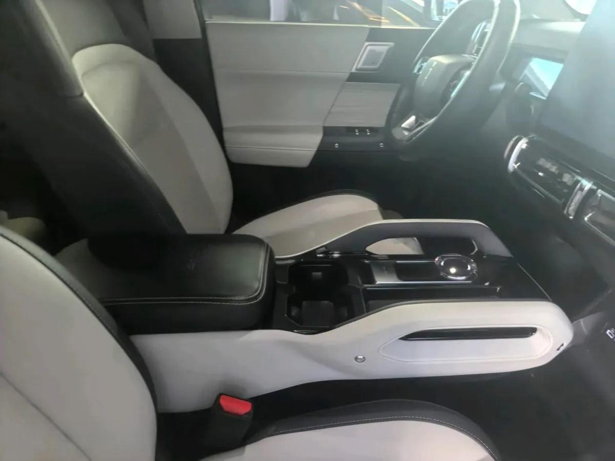 2024 iCAR iCAR 03 BEV 65.69KWH image 6