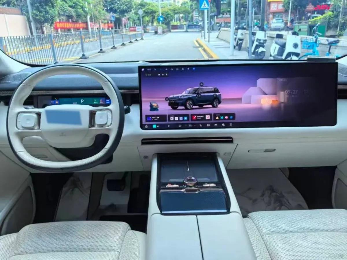 2025 LYNK&CO 900 2.0T 254HP L4 3DHT PHEV 52.38KWH 280km image 6