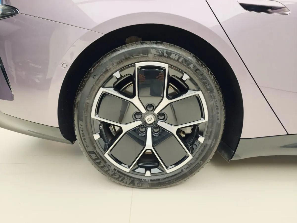 2024 Xiaomi SU7 BEV 73.6KWH image 6