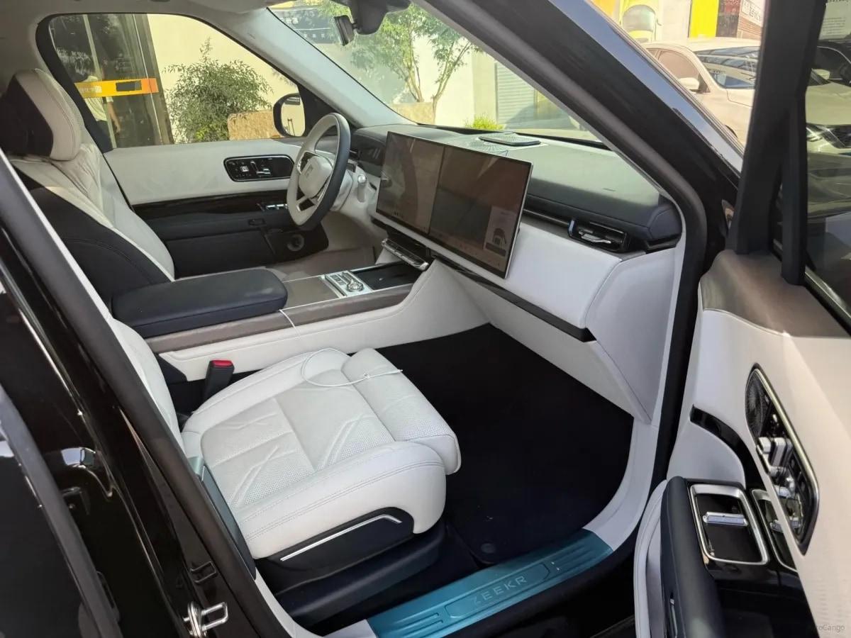 2025 Zeekr 9X 2.0T 279HP L4 1DHT PHEV image 6
