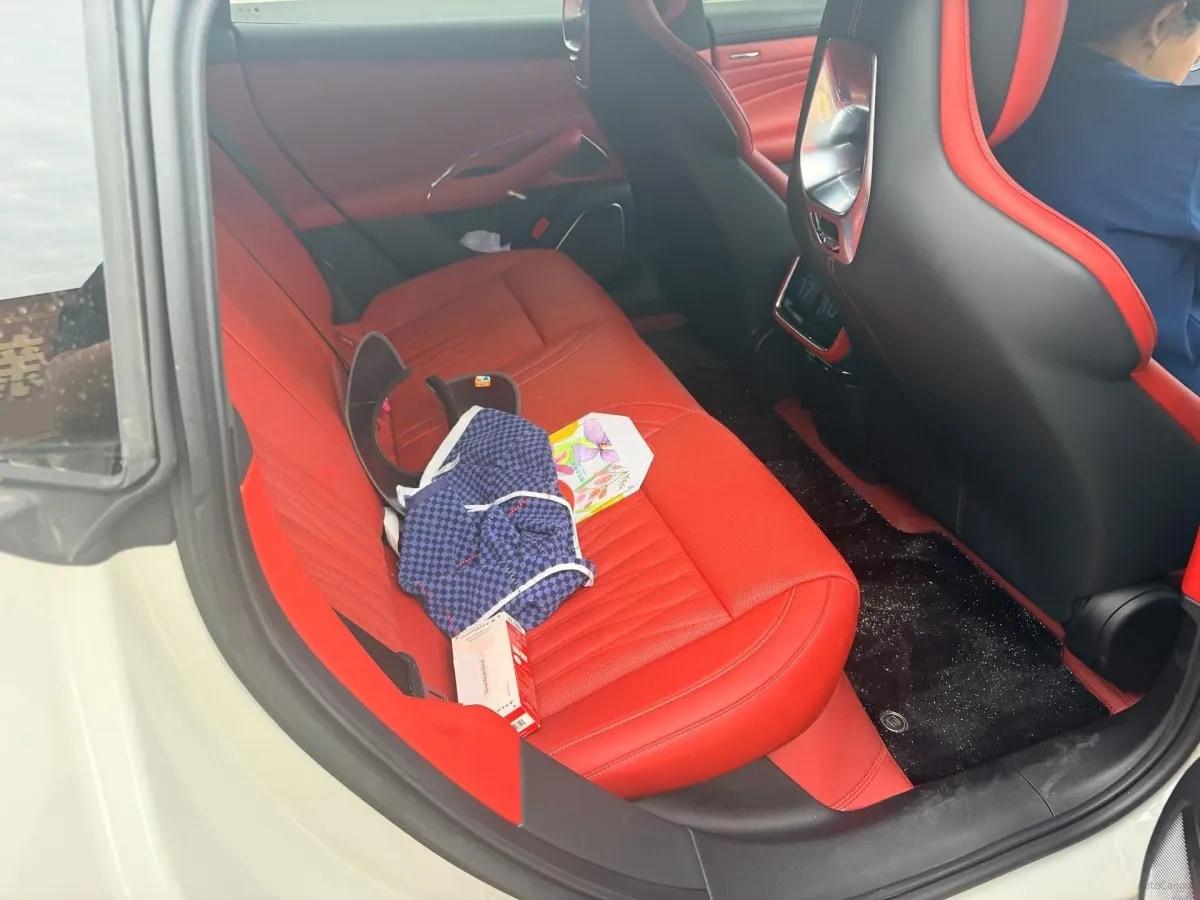 2026 Xiaomi SU7 BEV 101.7KWH 835km image 6