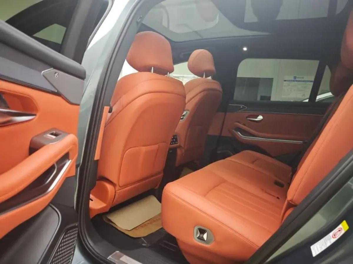 2025 BYD Tang L 1.5T 156HP L4 E-CVT PHEV 35.6KWH 175km image 6