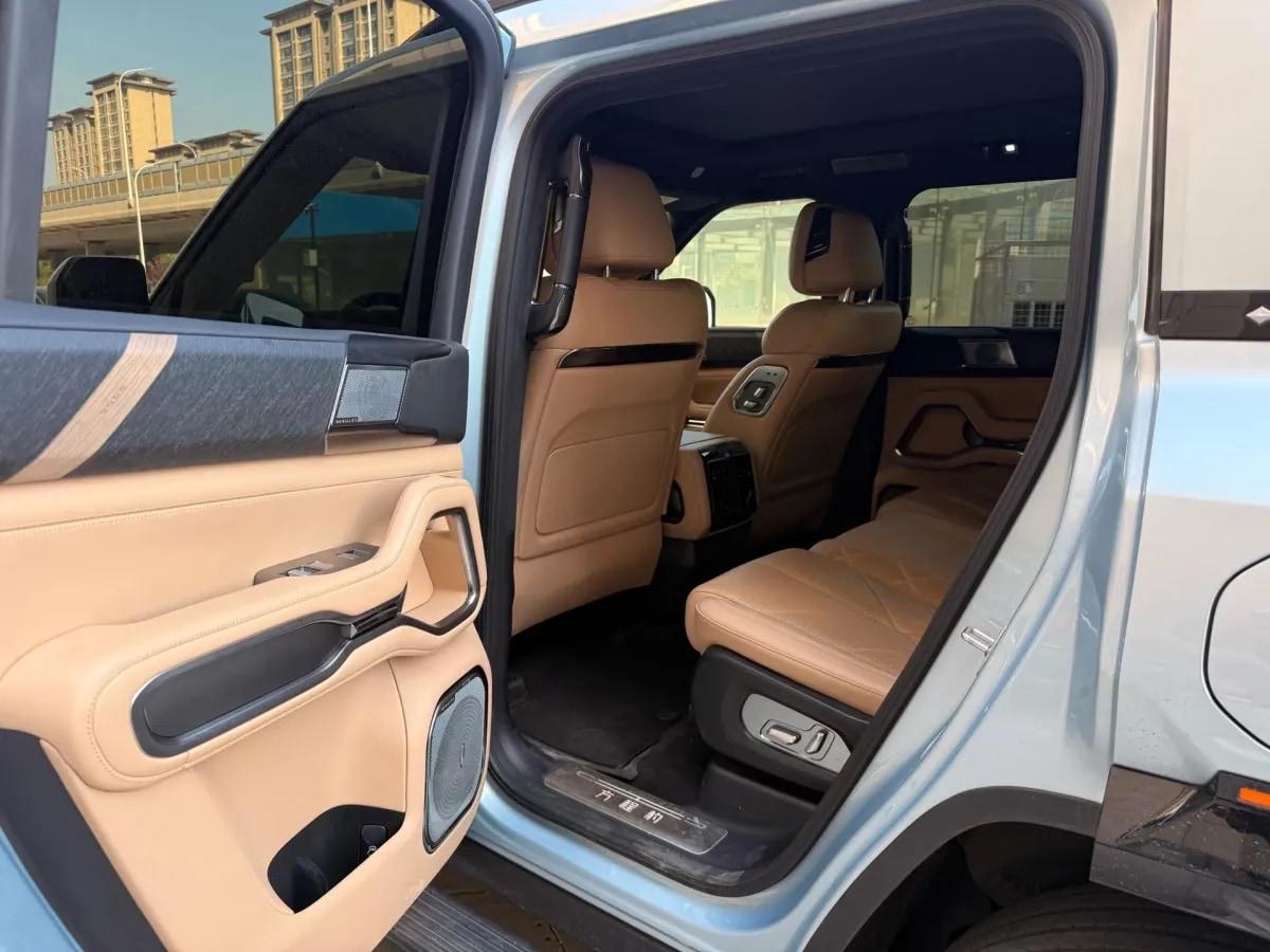 2025 Fang Cheng Bao Bao 8 2.0T 245HP L4 E-CVT PHEV 36.8KWH image 6