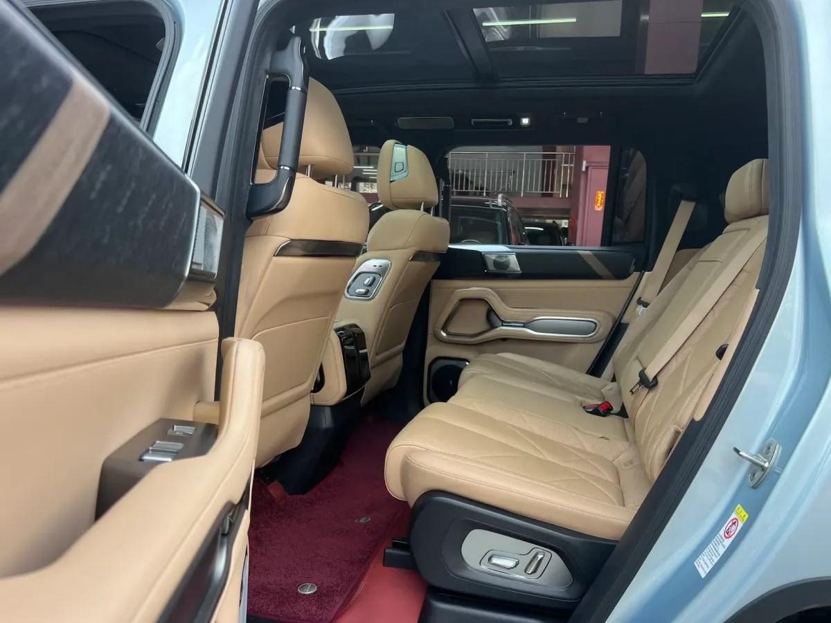 2025 Fang Cheng Bao Bao 8 2.0T 245HP L4 E-CVT PHEV 36.8KWH image 6