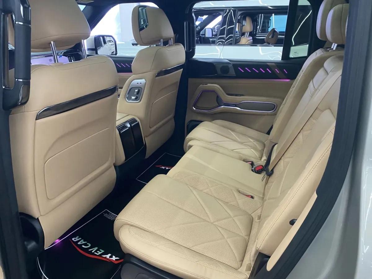 2025 Fang Cheng Bao Bao 8 2.0T 245HP L4 E-CVT PHEV 36.8KWH image 6