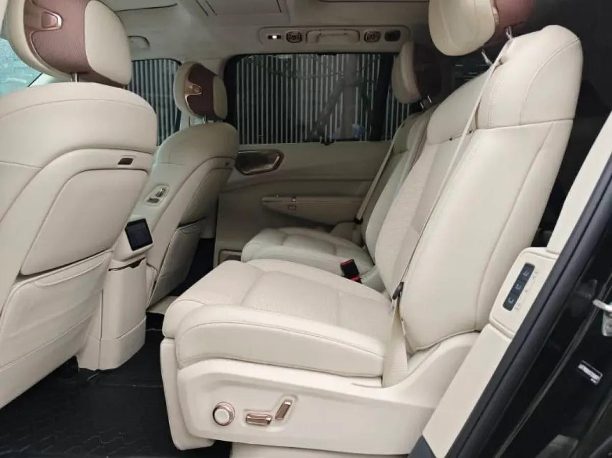 2025 LYNK&CO 900 2.0T 254HP L4 3DHT PHEV image 6