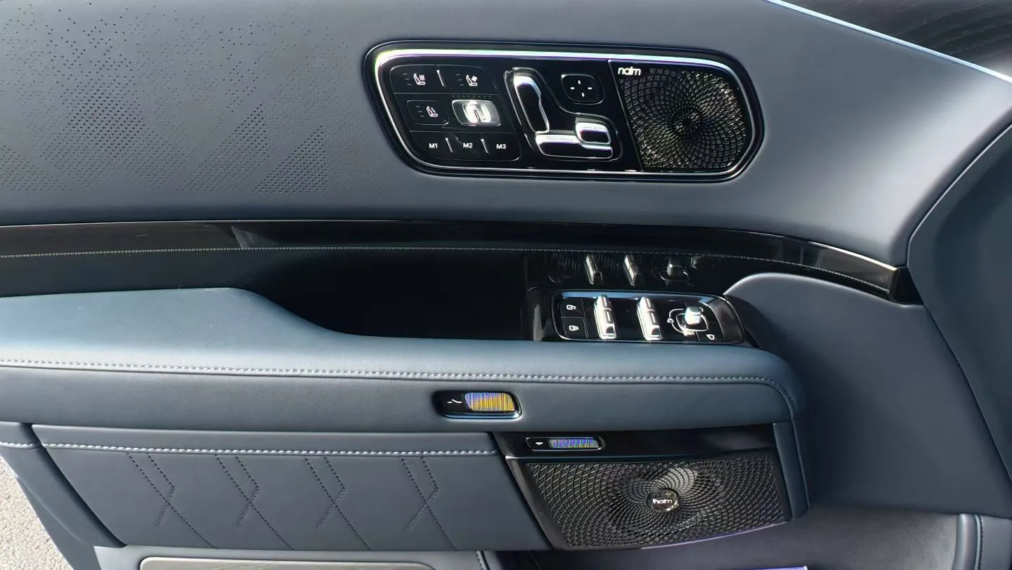 2025 Zeekr 9X 2.0T 279HP L4 1DHT PHEV image 3