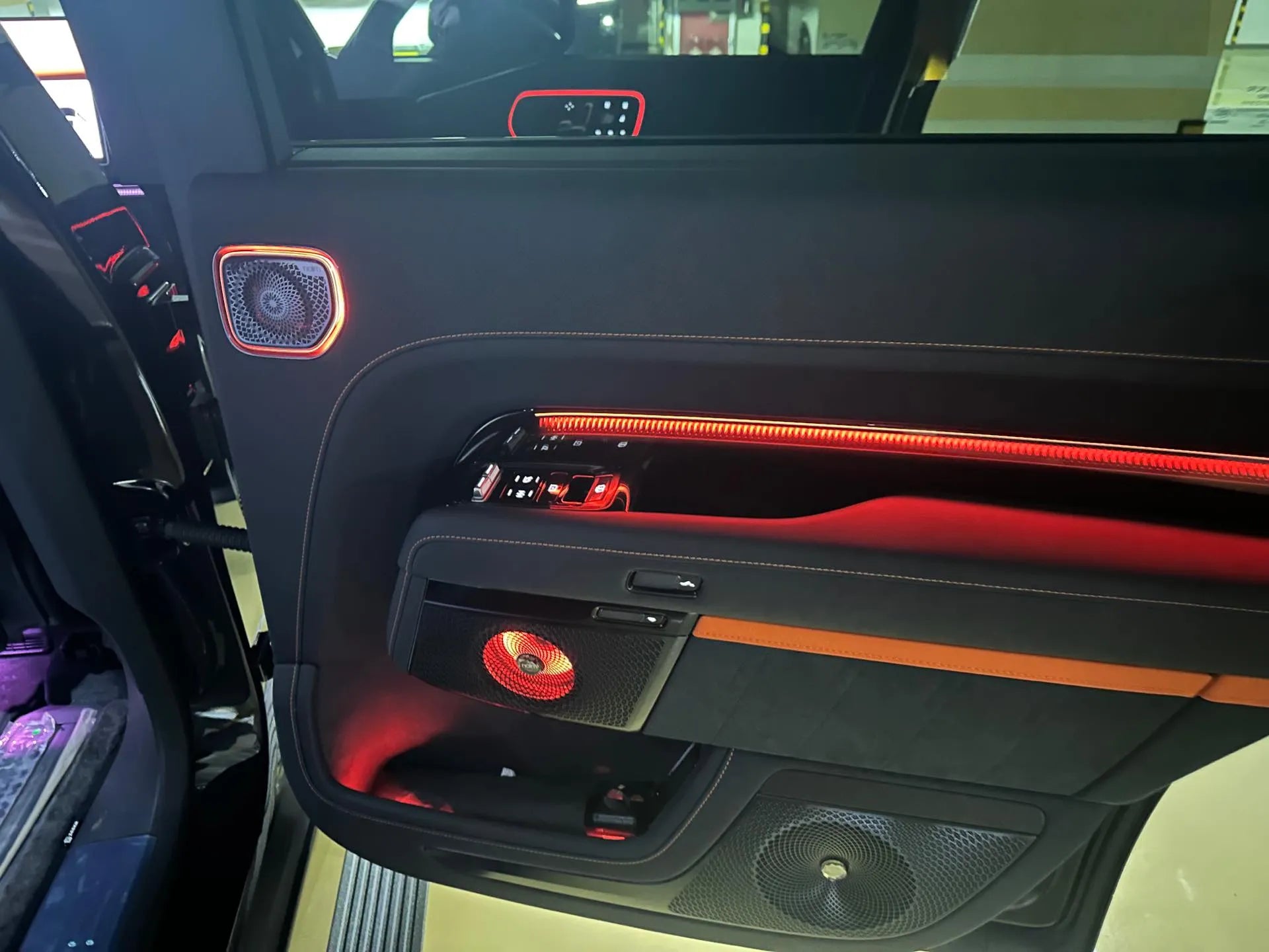 2025 Zeekr 9X 2.0T 279HP L4 1DHT PHEV image 5