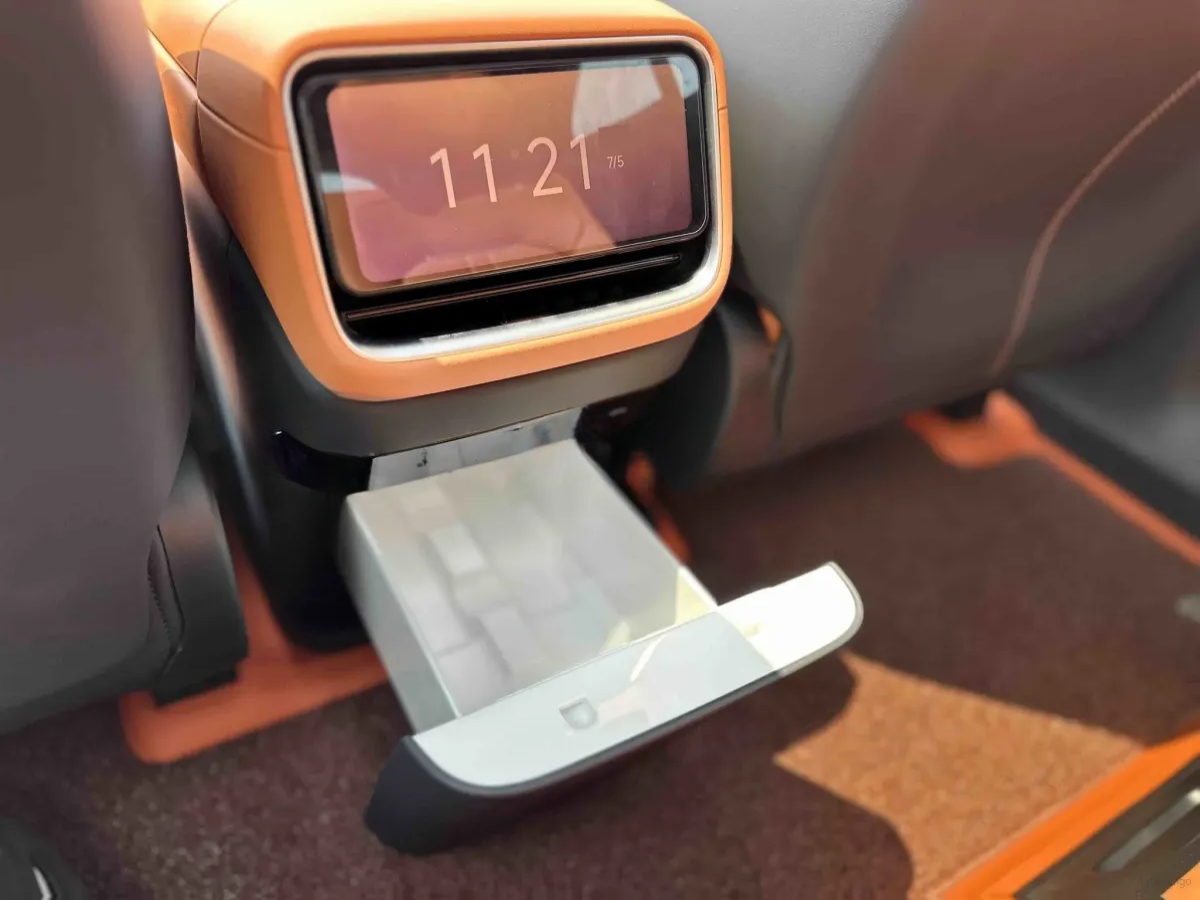 2025 Xiaomi YU7 BEV image 7
