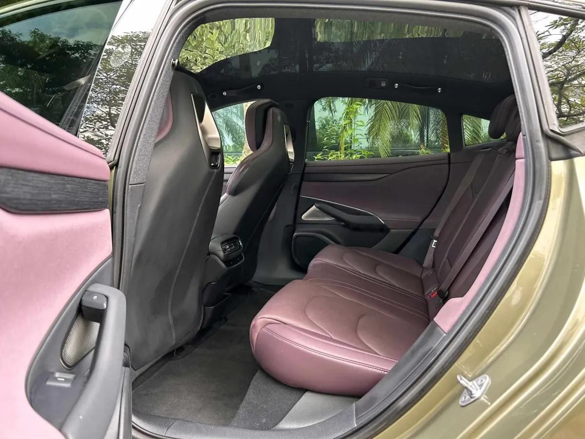 2024 Xiaomi SU7 BEV 73.6KWH image 7