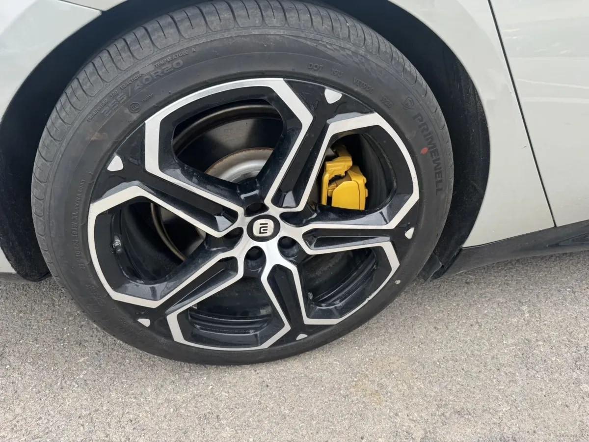 2024 Xiaomi SU7 BEV 73.6KWH image 7