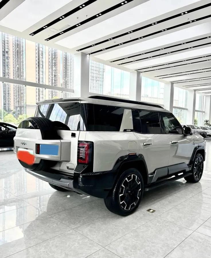 2025 Fang Cheng Bao Bao 8 2.0T 245HP L4 E-CVT PHEV 36.8KWH image 7