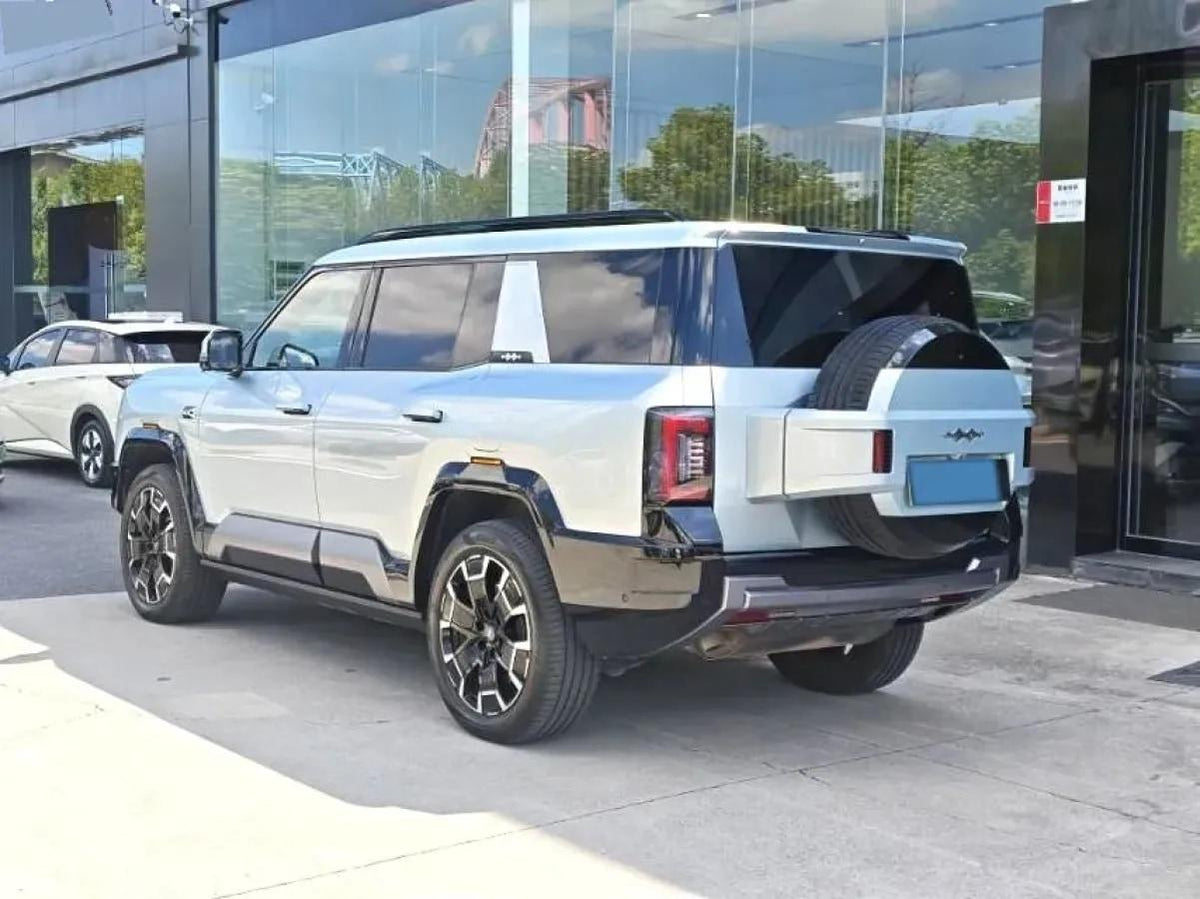 2025 FangChengBao Bao 8 2.0T 245HP L4 E-CVT PHEV 36.8KWH image 7