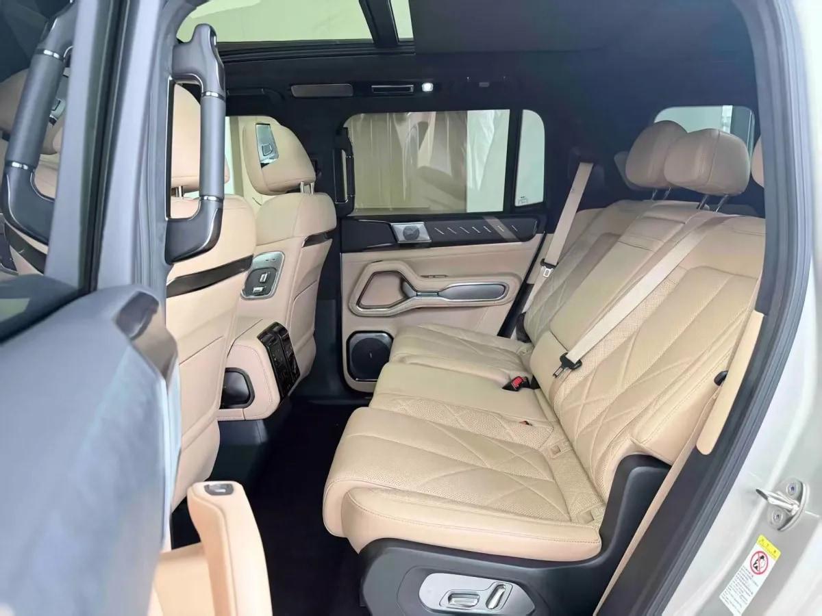 2025 FangChengBao Bao 8 2.0T 245HP L4 E-CVT PHEV 36.8KWH image 7
