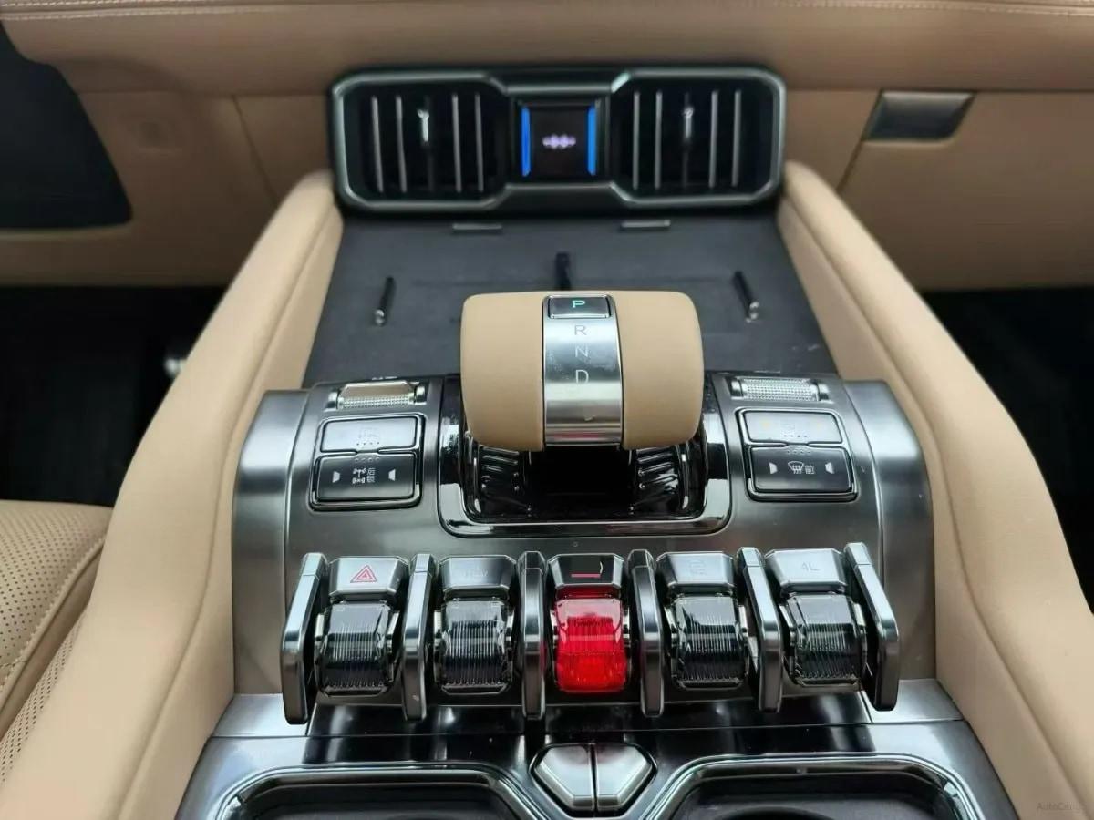 2025 Fang Cheng Bao Bao 8 2.0T 245HP L4 E-CVT PHEV 36.8KWH image 7