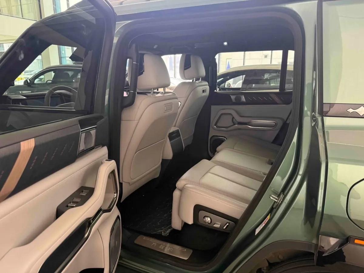 2025 Fang Cheng Bao Bao 8 2.0T 245HP L4 E-CVT PHEV 36.8KWH image 7