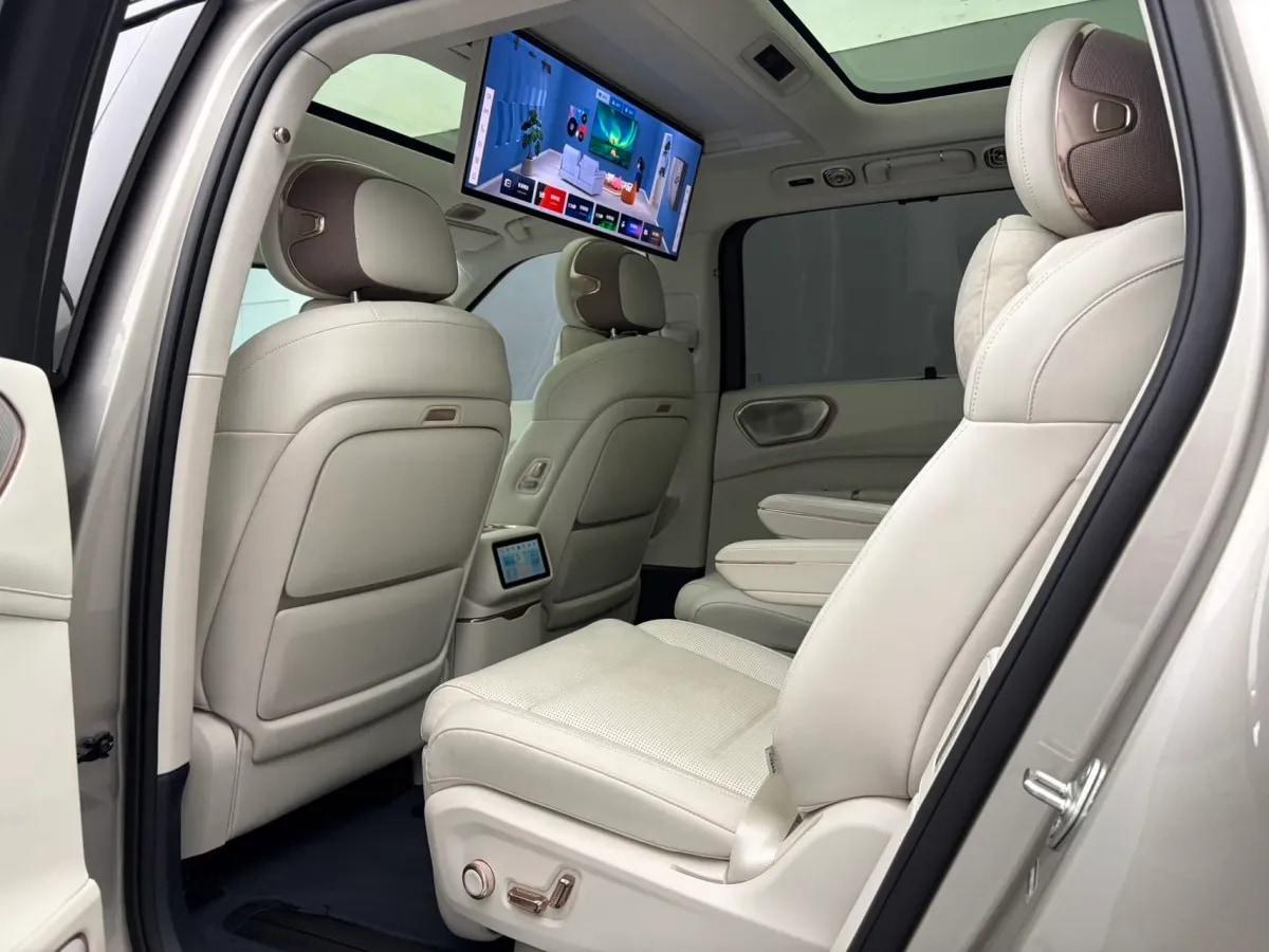 2025 LYNK&CO 900 2.0T 254HP L4 3DHT PHEV 52.38KWH 280km image 7