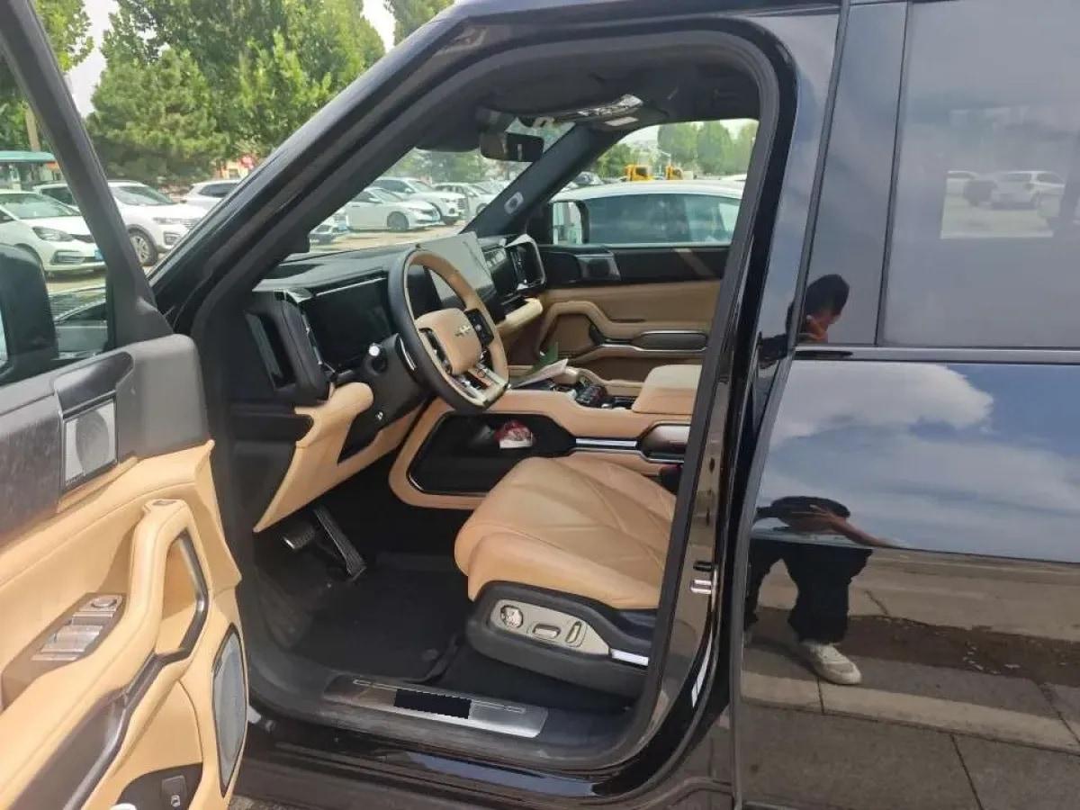 2025 FangChengBao Bao 8 2.0T 245HP L4 E-CVT PHEV 36.8KWH image 7