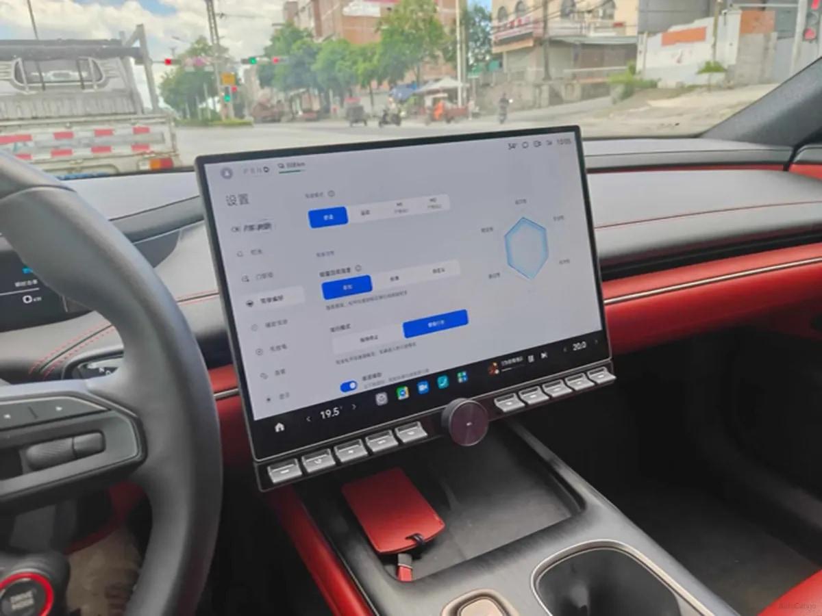 2024 Xiaomi SU7 BEV 94.3KWH image 7