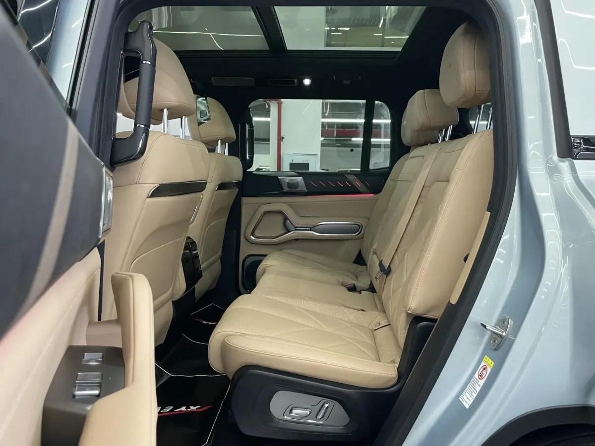 2025 FangChengBao Bao 8 2.0T 245HP L4 E-CVT PHEV 36.8KWH image 7