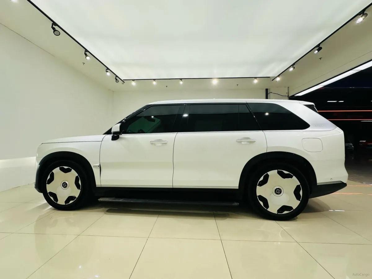 2025 Zeekr 9X 2.0T 279HP L4 1DHT PHEV image 7
