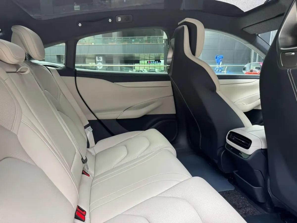 2024 Xiaomi SU7 BEV 94.3KWH image 7