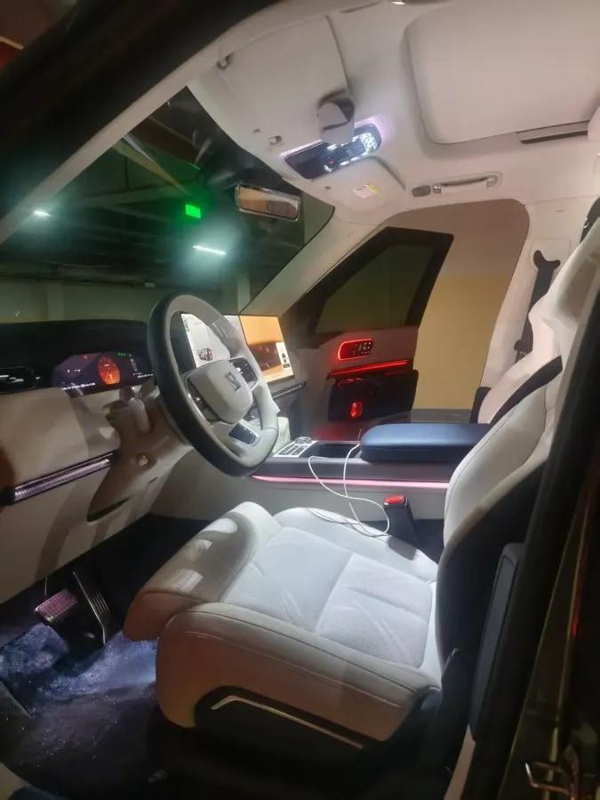 2025 Zeekr 9X 2.0T 279HP L4 1DHT PHEV image 7