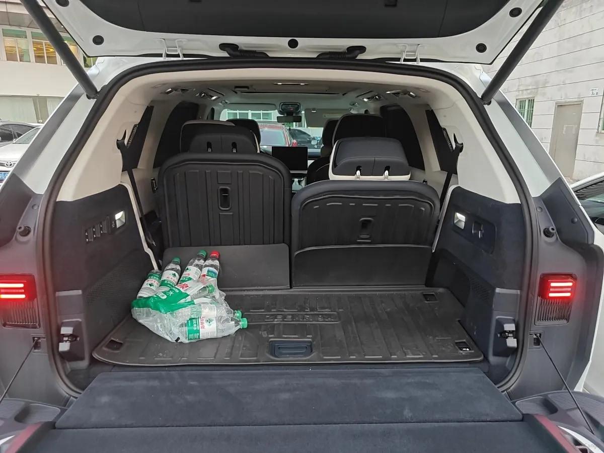 2025 Zeekr 9X 2.0T 279HP L4 1DHT PHEV image 7