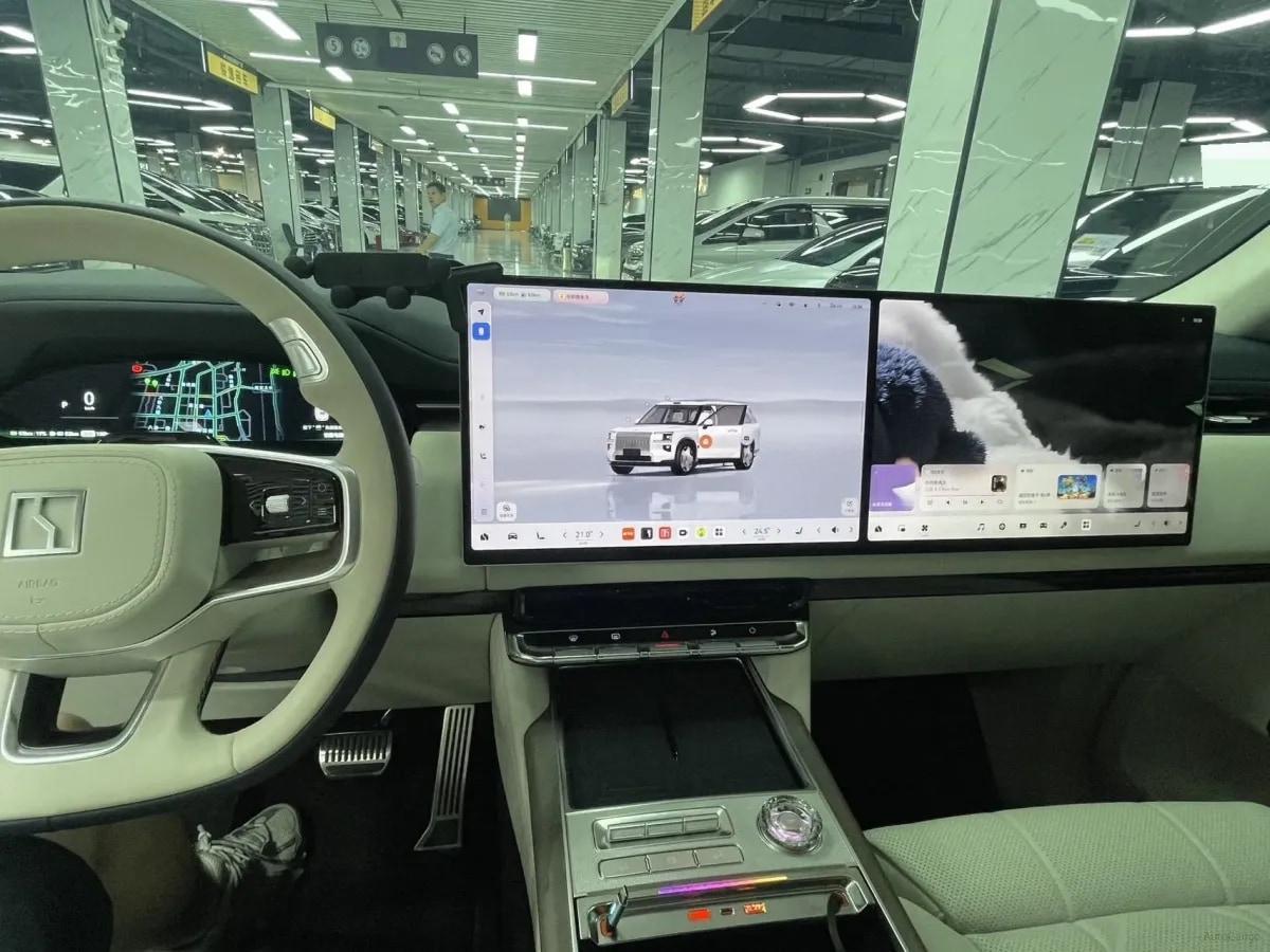 2025 Zeekr 9X 2.0T 279HP L4 1DHT PHEV image 7