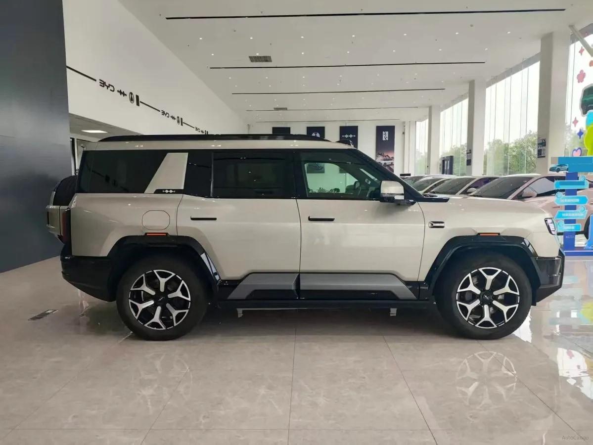 2025 FangChengBao Bao 8 2.0T 245HP L4 E-CVT PHEV 36.8KWH image 7