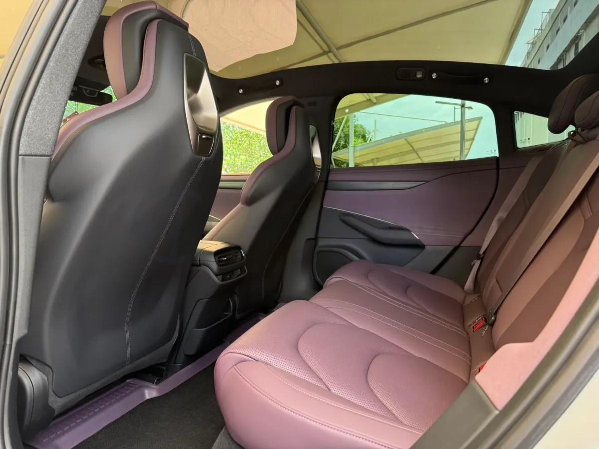 2024 Xiaomi SU7 BEV 73.6KWH image 7