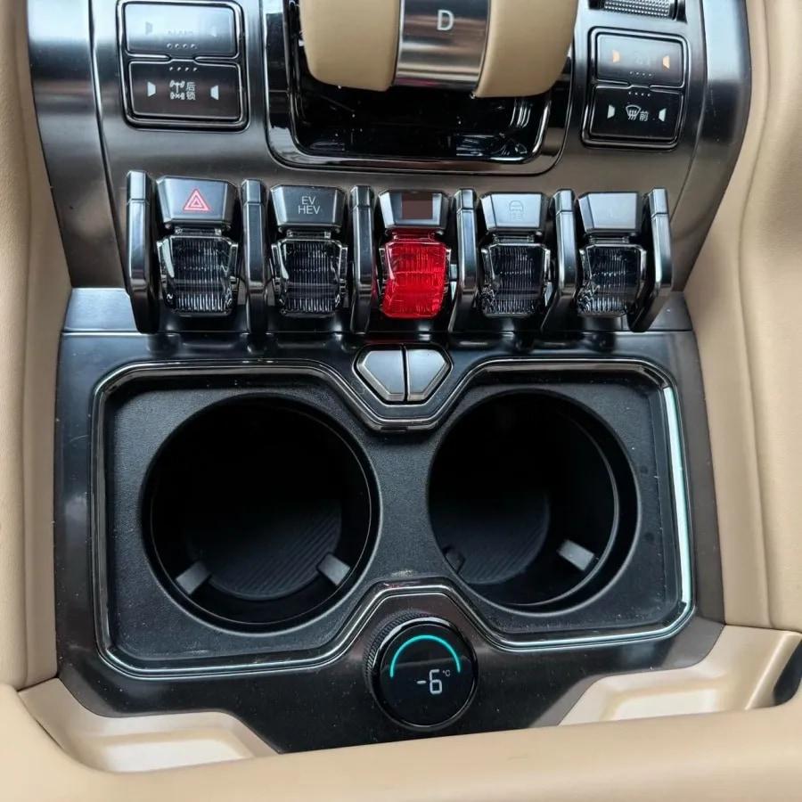 2025 FangChengBao Bao 8 2.0T 245HP L4 E-CVT PHEV 36.8KWH image 7
