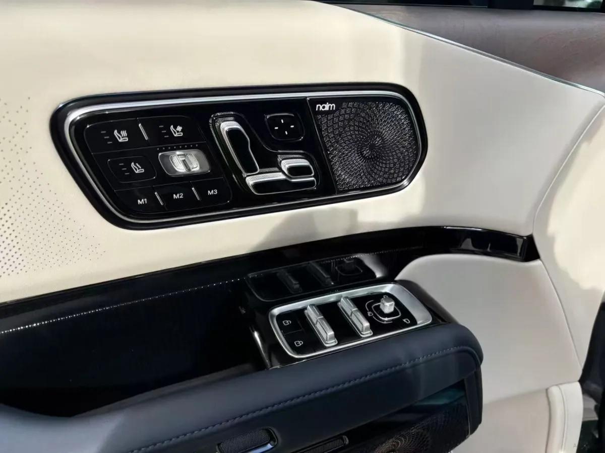 2025 Zeekr 9X 2.0T 279HP L4 1DHT PHEV image 7