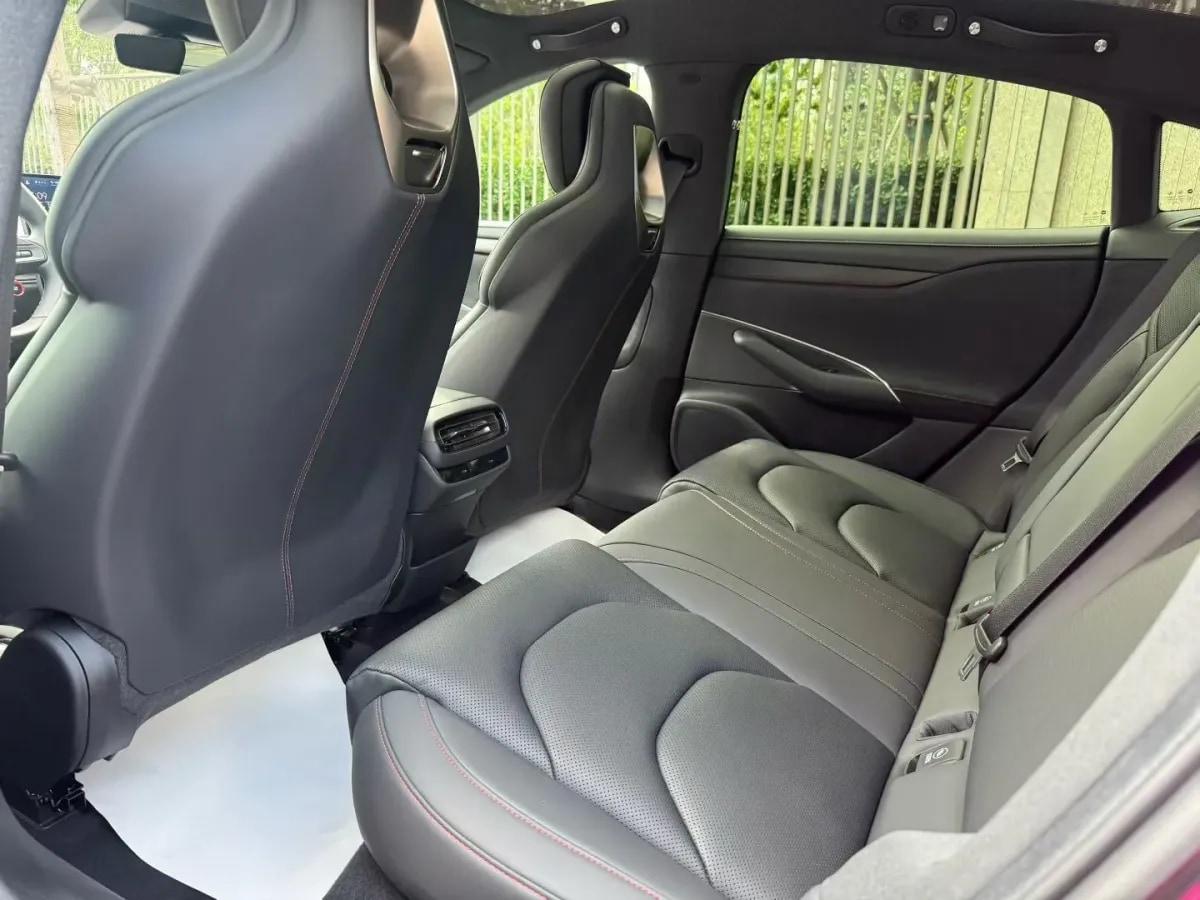 2024 Xiaomi SU7 BEV 73.6KWH image 7