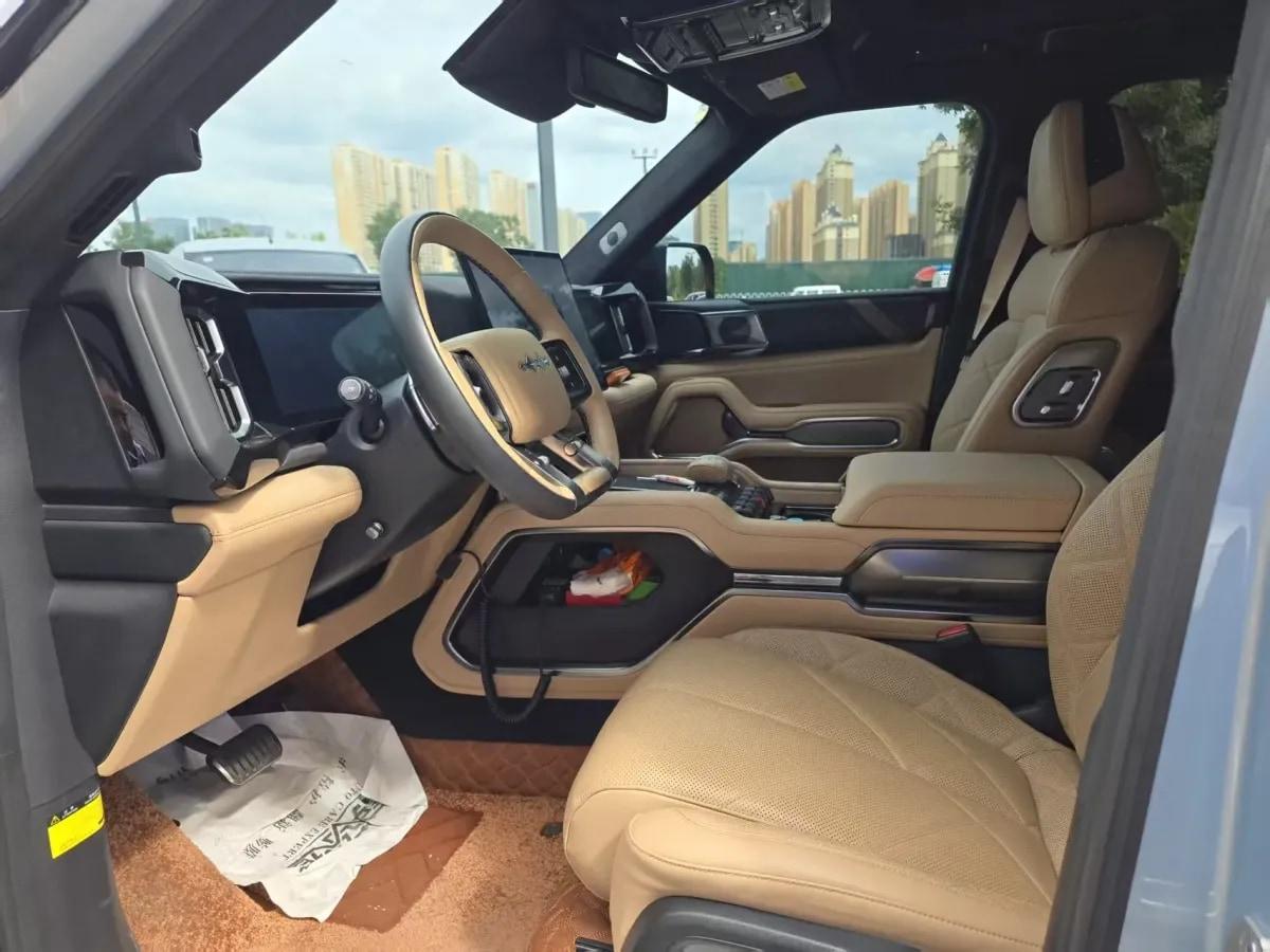 2025 FangChengBao Bao 8 2.0T 245HP L4 E-CVT PHEV 36.8KWH image 7