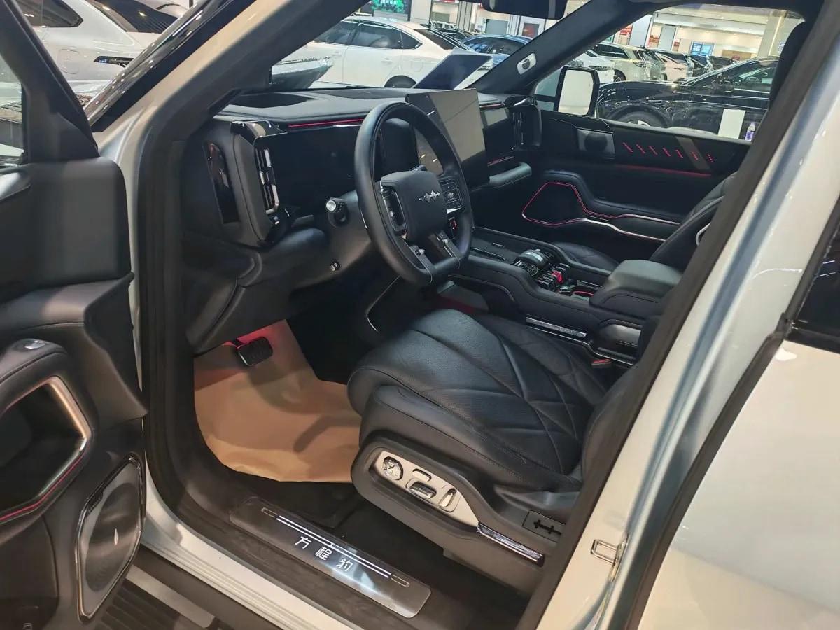 2025 FangChengBao Bao 8 2.0T 245HP L4 E-CVT PHEV 36.8KWH image 7