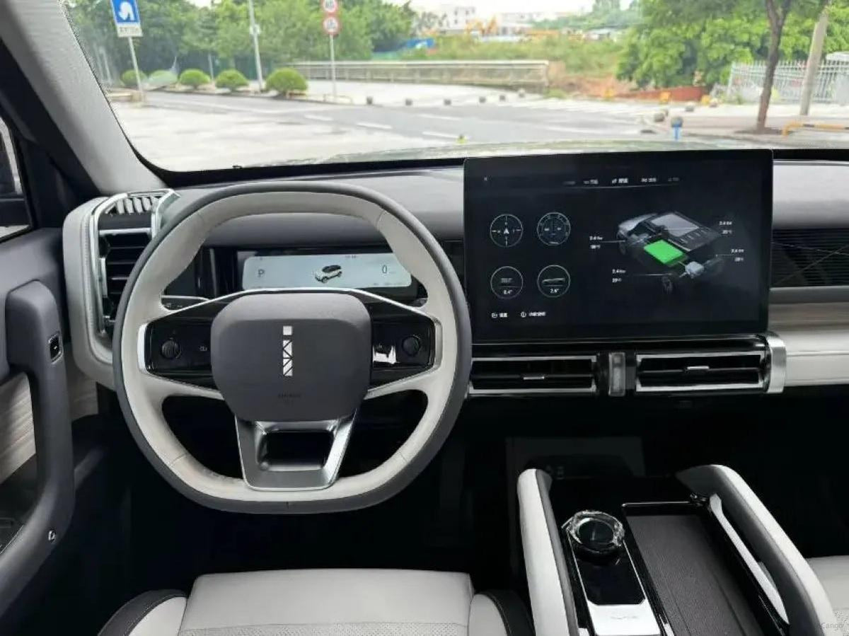 2024 iCAR iCAR 03 BEV 65.69KWH 472km image 8