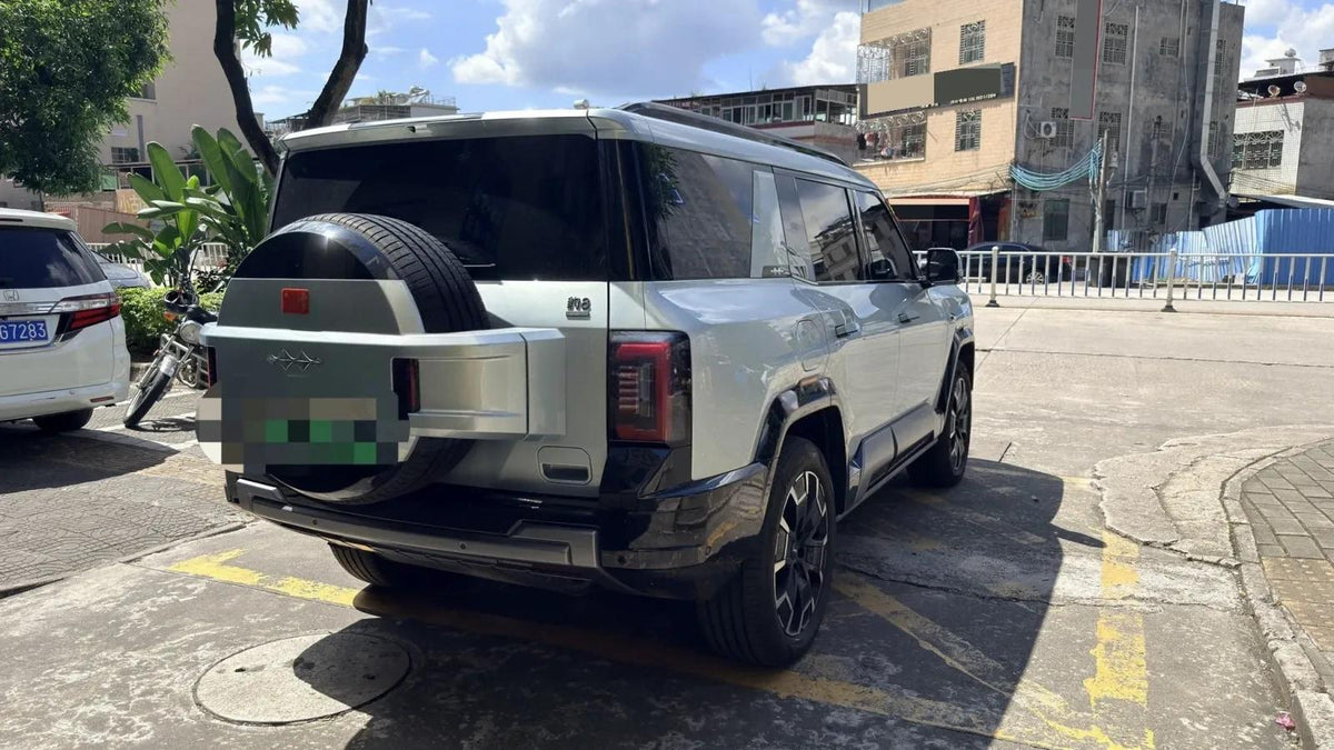 2025 FangChengBao Bao 8 2.0T 245HP L4 E-CVT PHEV 36.8KWH image 8