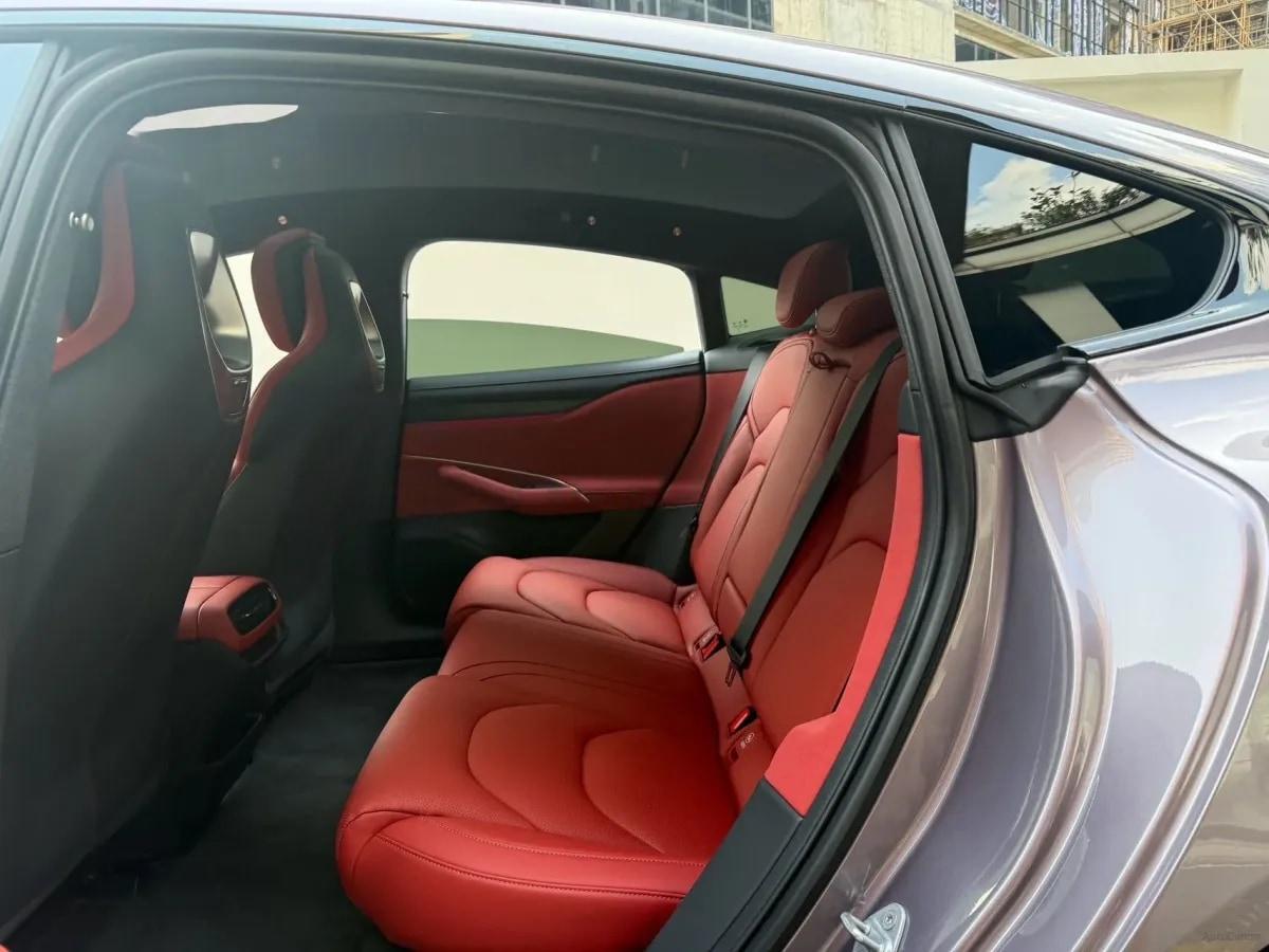 2024 Xiaomi SU7 BEV 94.3KWH 830km image 8